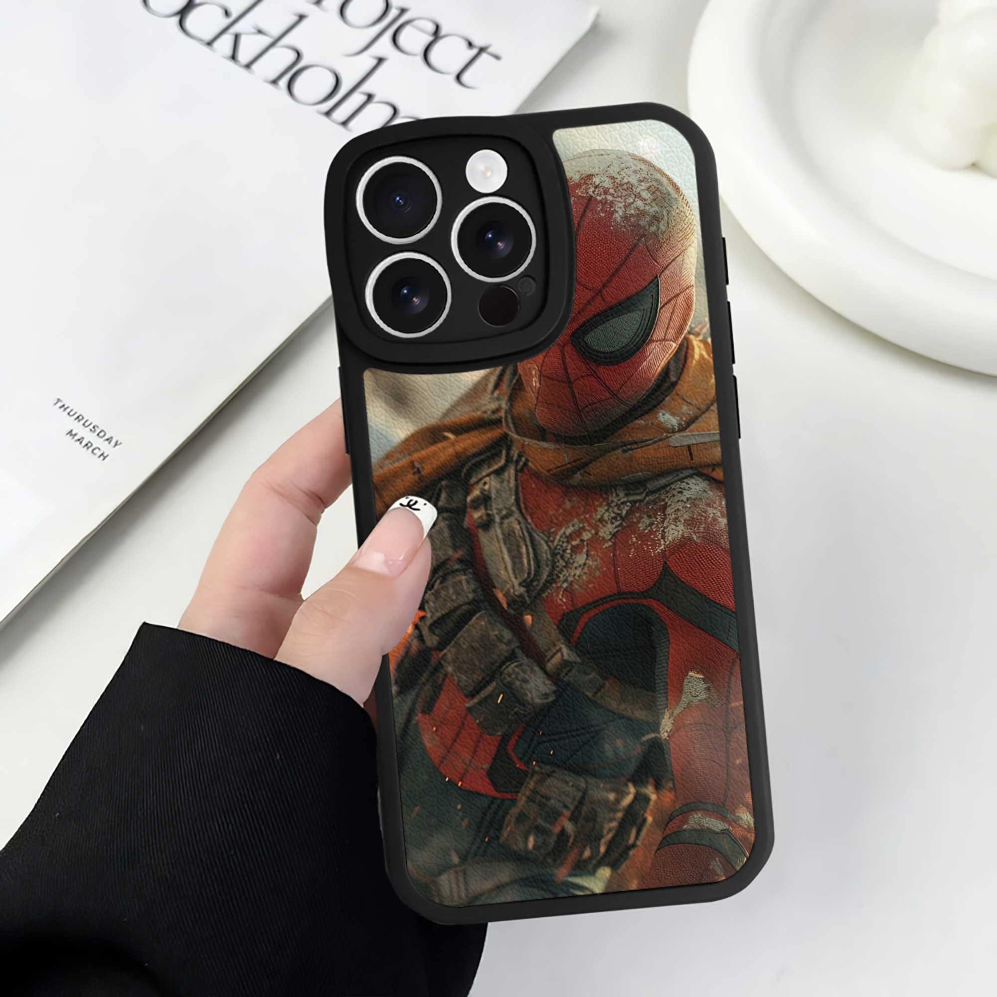 （画像用） Deadpool デッドプール 【iPhone 16シリーズ対応】シリコンスマホケース（レザー調） 材質：シリコン
